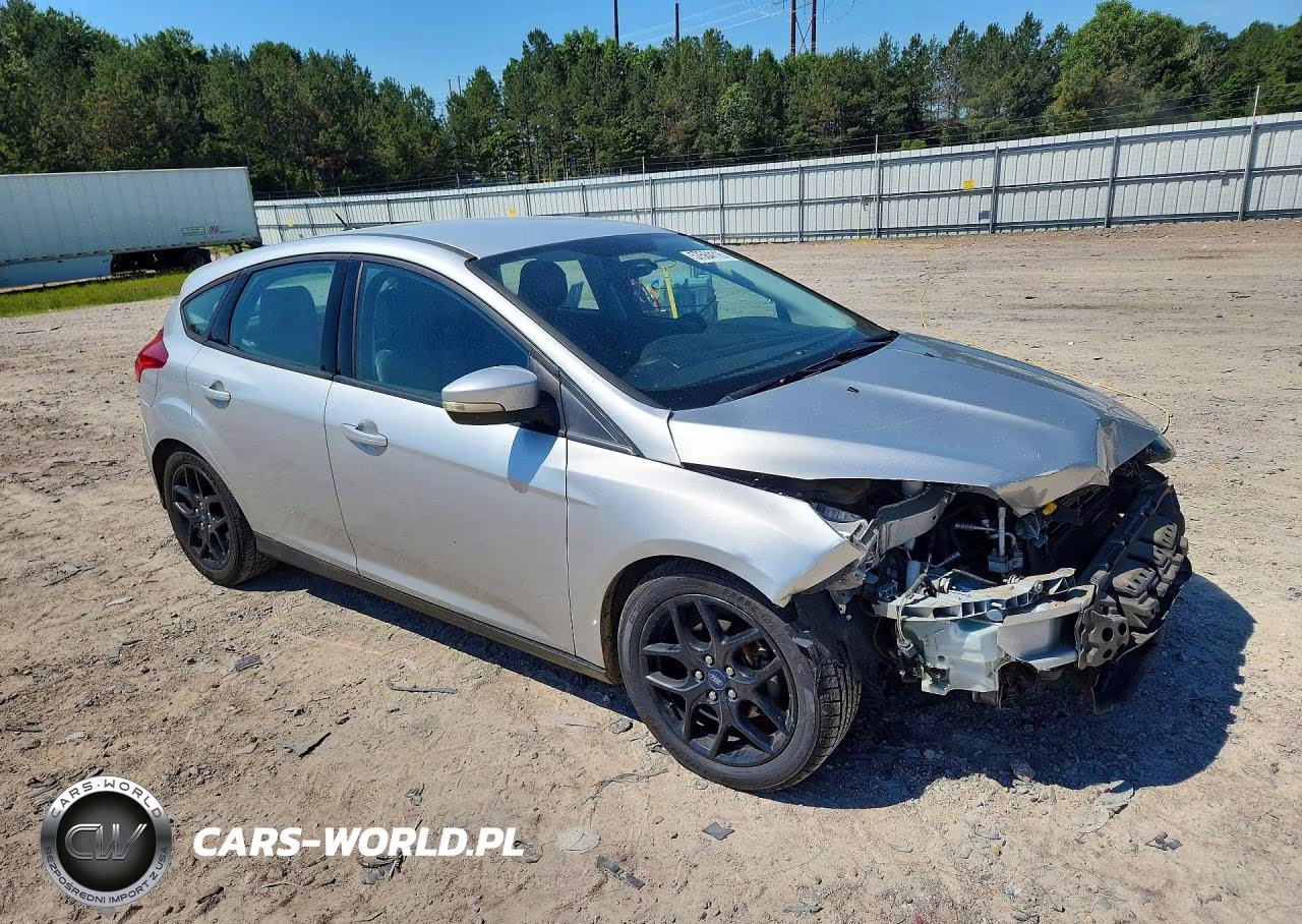 2016 Ford Focus Se VIN:1FADP3K20GL277632 - 4