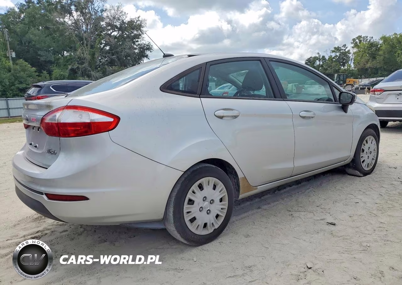 2016 Ford Fiesta S VIN:3FADP4AJ7GM103196 - 3
