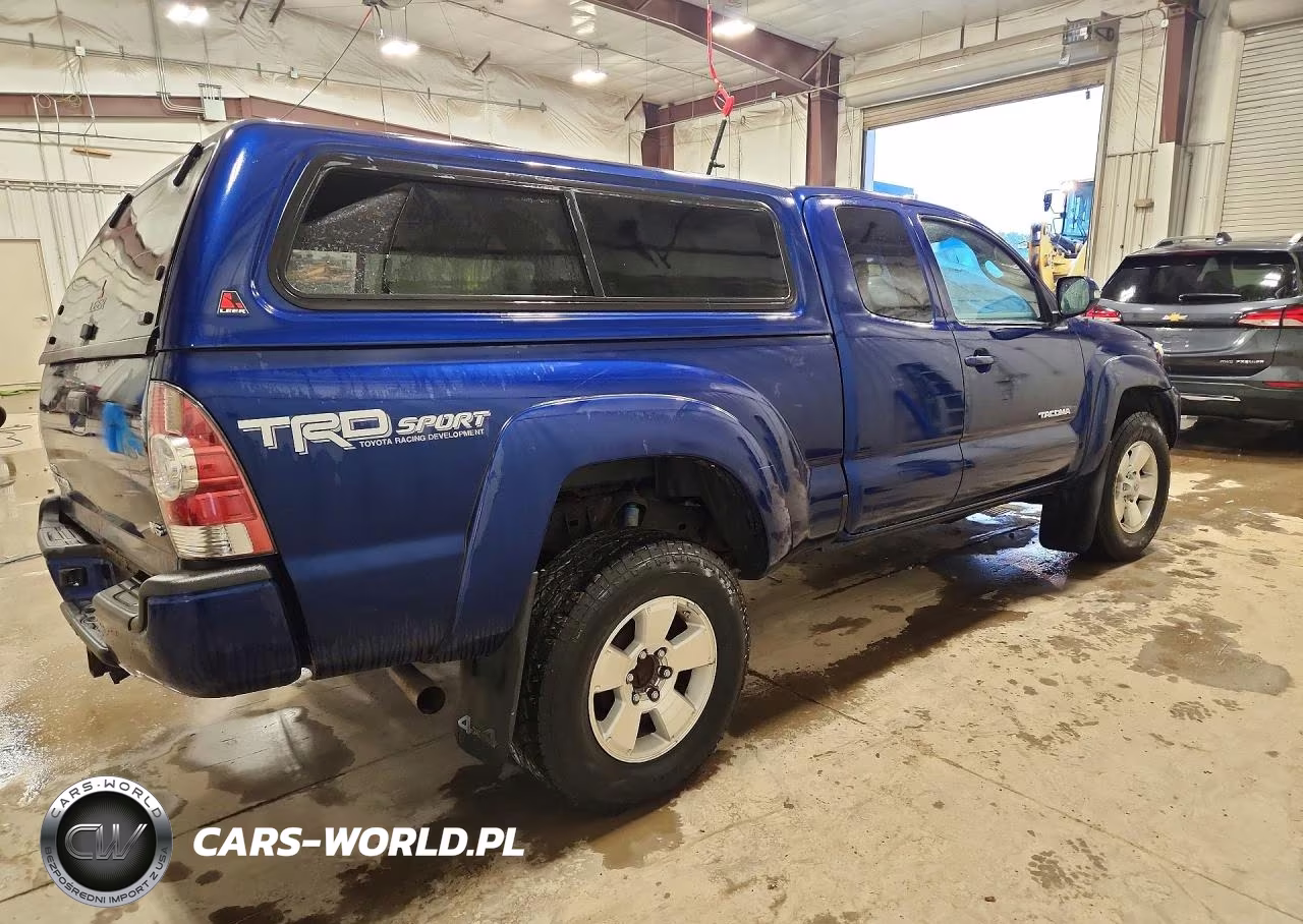 2015 Toyota Tacoma V6 VIN:5TFUU4EN1FX125624 - 3