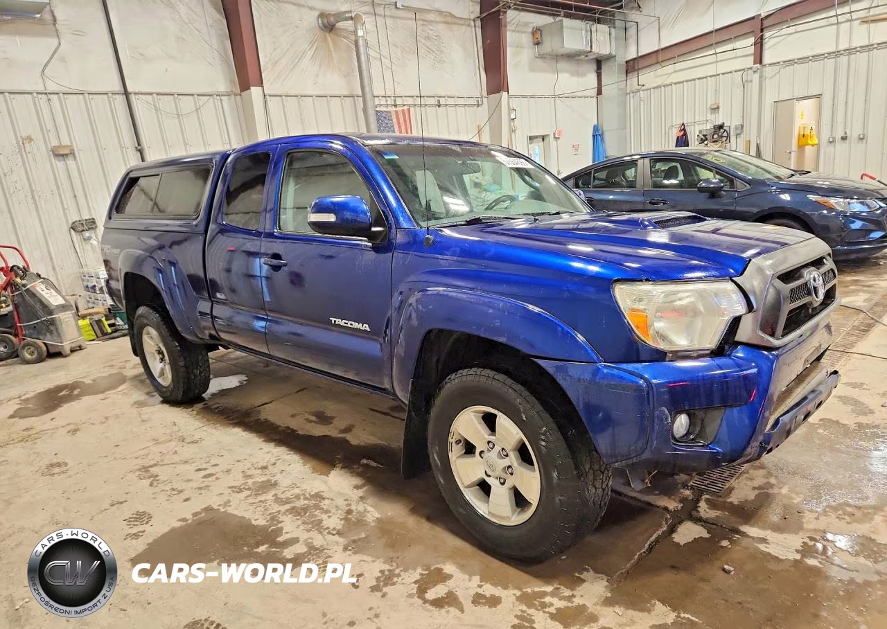 2015 Toyota Tacoma V6 VIN:5TFUU4EN1FX125624 - 4