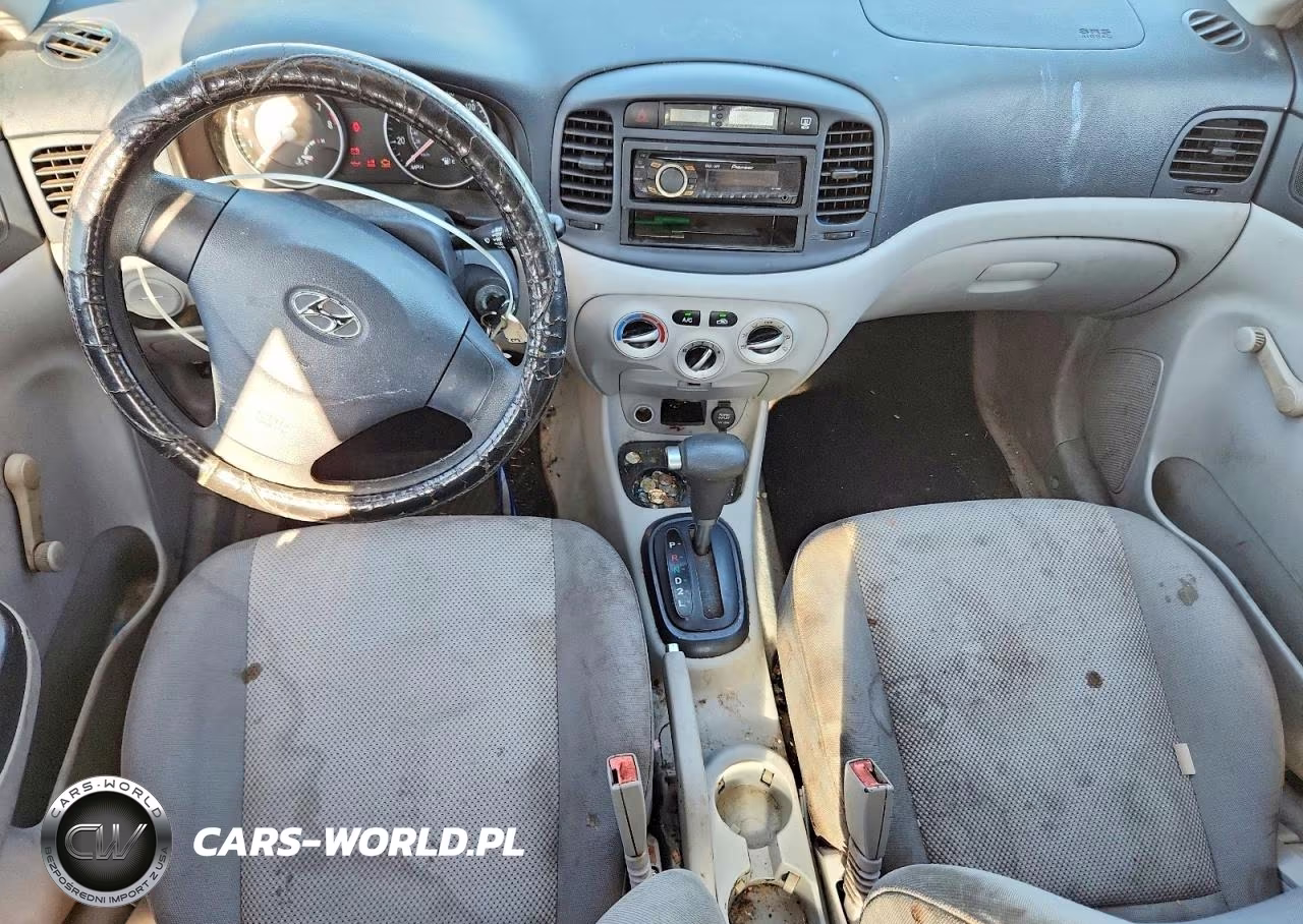 2006 Hyundai Accent Gls VIN:KMHCN46CX6U027078 - 8