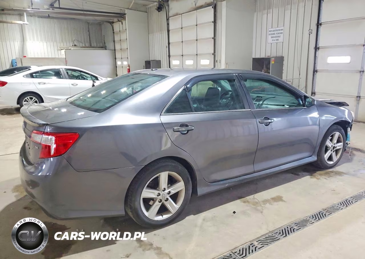 2014 Toyota Camry Se VIN:4T1BF1FK6EU815496 - 3