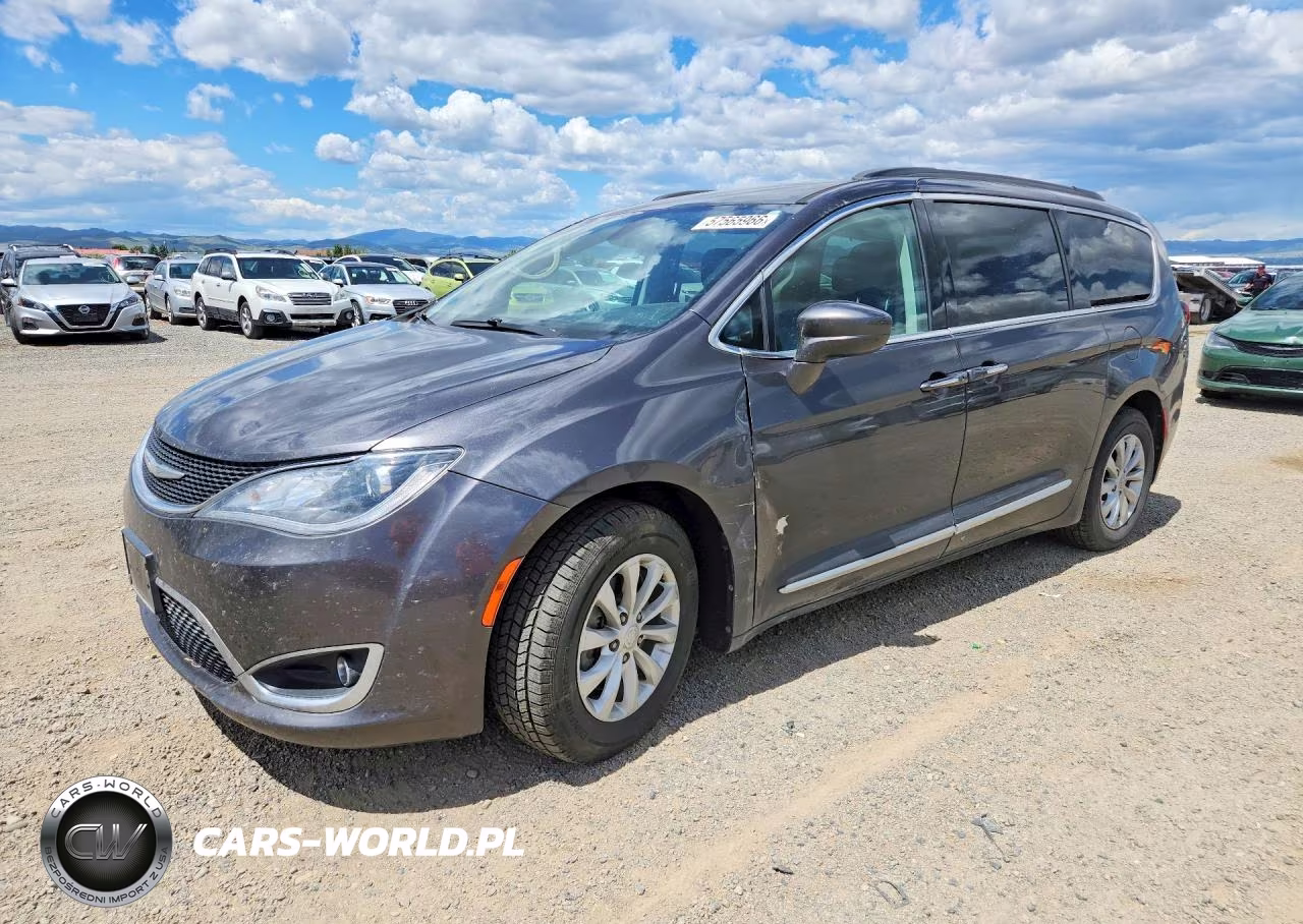 2017 Chrysler Pacifica Touring L – zdjęcie 1 z 13