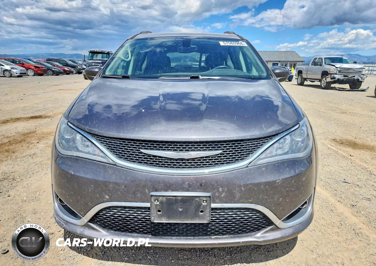 2017 Chrysler Pacifica Touring L VIN:2C4RC1BG6HR688005 - 5