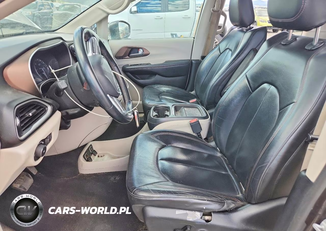 2017 Chrysler Pacifica Touring L VIN:2C4RC1BG6HR688005 - 7