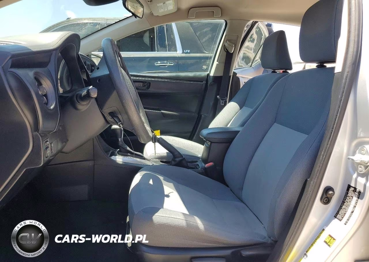 2017 Toyota Corolla L VIN:5YFBURHE2HP698842 - 7