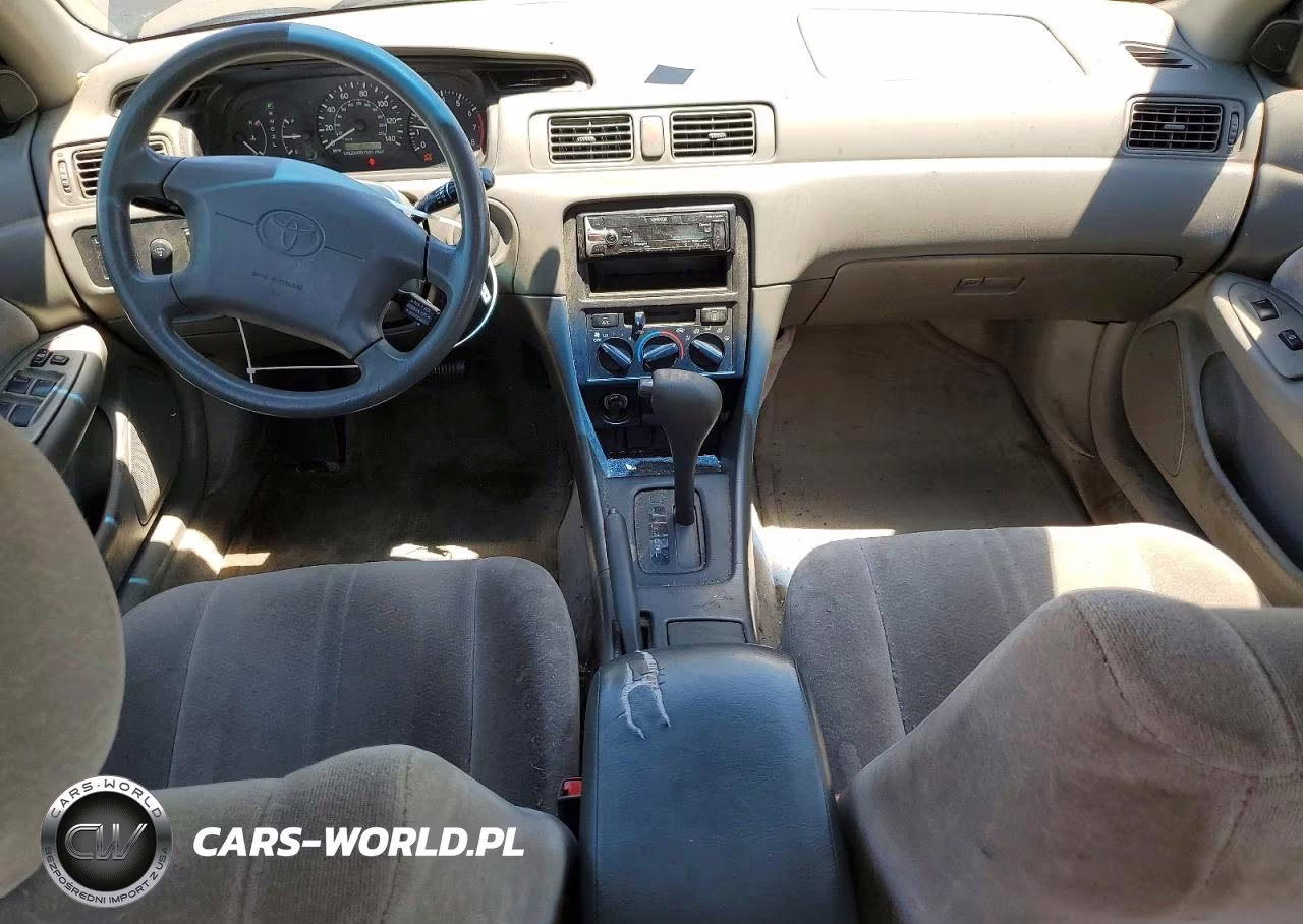 1997 Toyota Camry Le VIN:JT2BG22K1V0024807 - 8