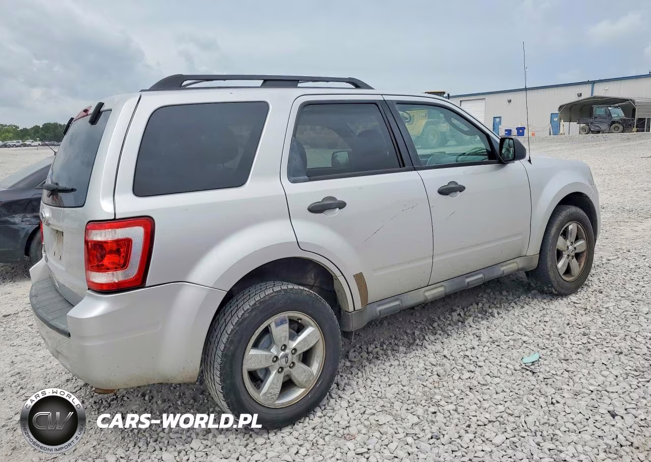 2010 Ford Escape Xlt VIN:1FMCU0D70AKA31856 - 3