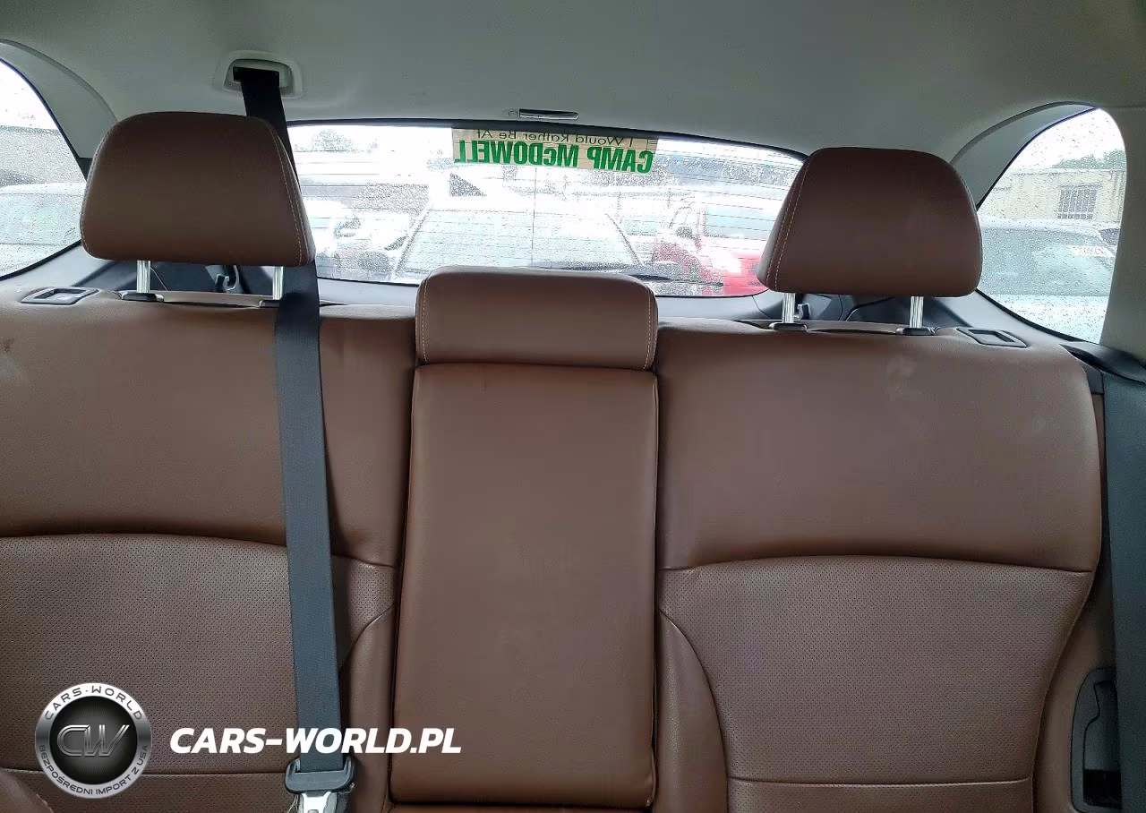 2018 Subaru Outback Touring VIN:4S4BSATCXJ3246631 - 10