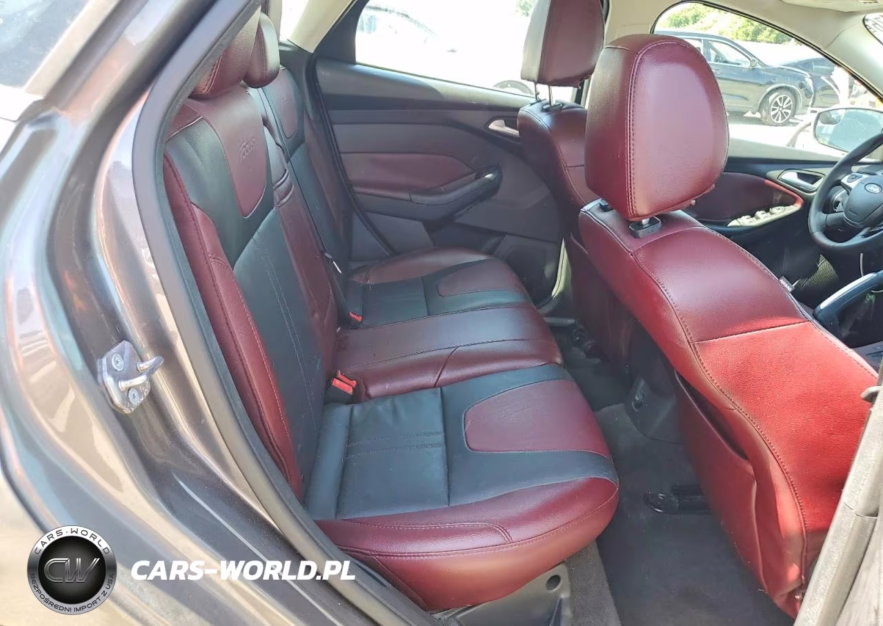 2012 Ford Focus Titanium VIN:1FAHP3N28CL399484 - 11