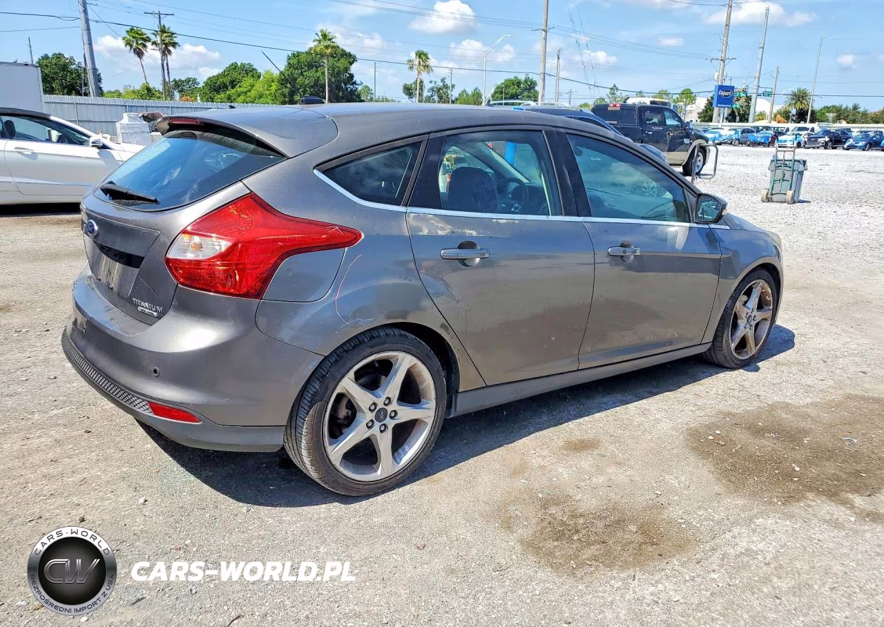 2012 Ford Focus Titanium VIN:1FAHP3N28CL399484 - 3