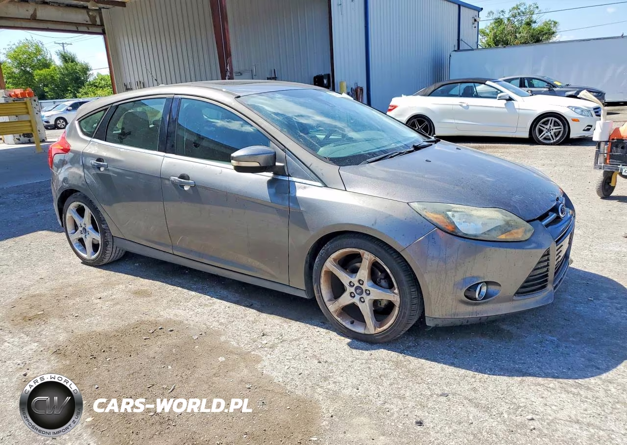 2012 Ford Focus Titanium VIN:1FAHP3N28CL399484 - 4