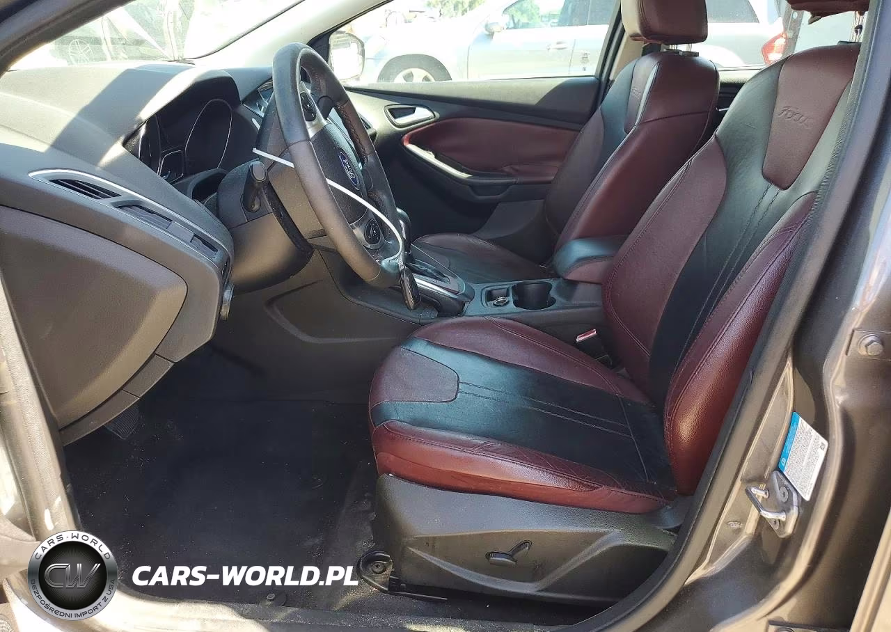 2012 Ford Focus Titanium VIN:1FAHP3N28CL399484 - 7