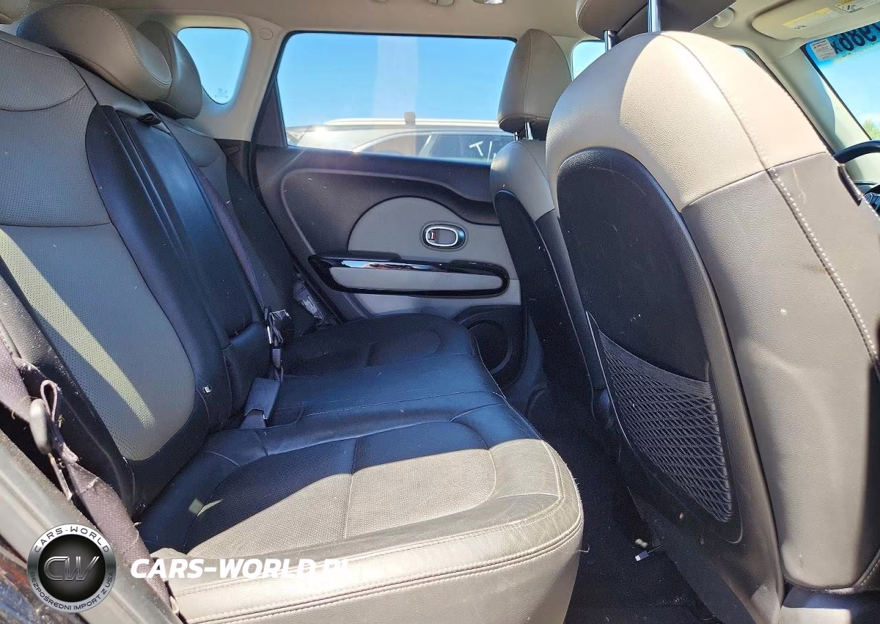 2018 Kia Soul + VIN:KNDJP3A58J7615061 - 10