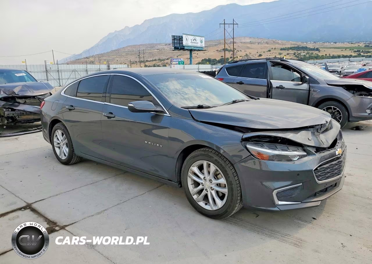 2017 Chevrolet Malibu Lt VIN:1G1ZE5STXHF251249 - 4