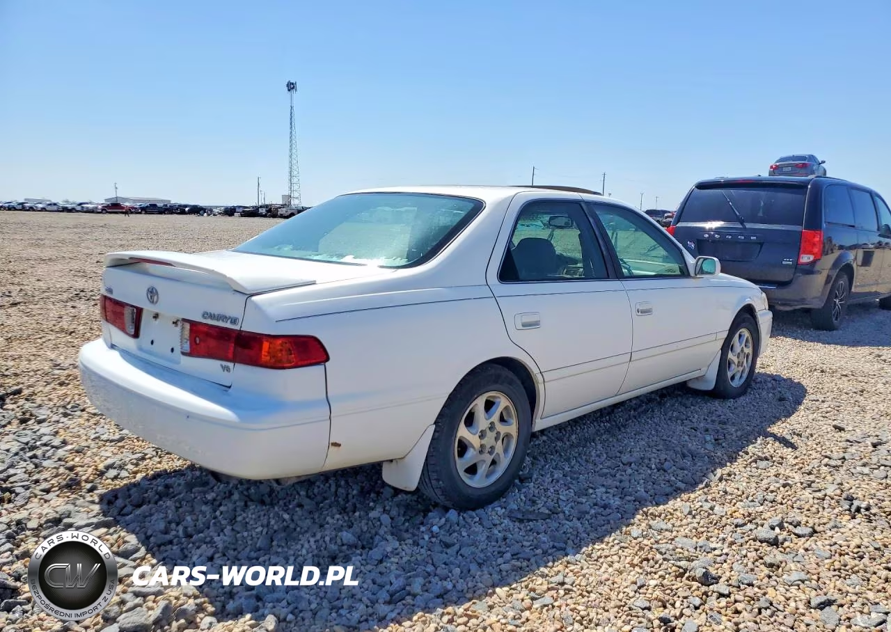 2000 Toyota Camry Le V6 VIN:4T1BF22K9YU944168 - 3