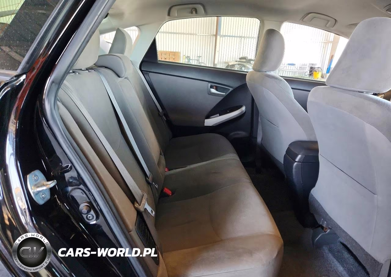 2015 Toyota Prius Two VIN:JTDKN3DU0F0423422 - 10