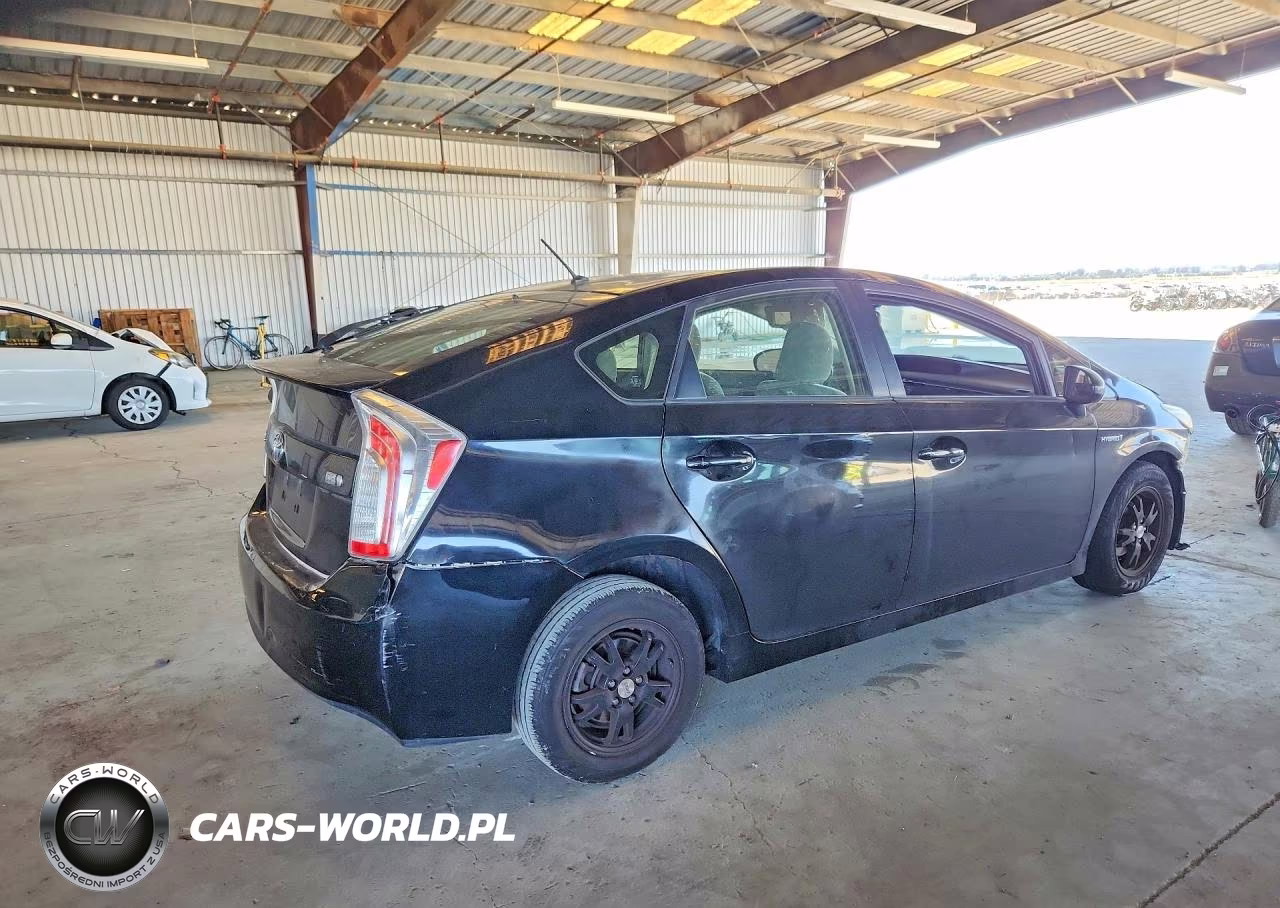 2015 Toyota Prius Two VIN:JTDKN3DU0F0423422 - 3