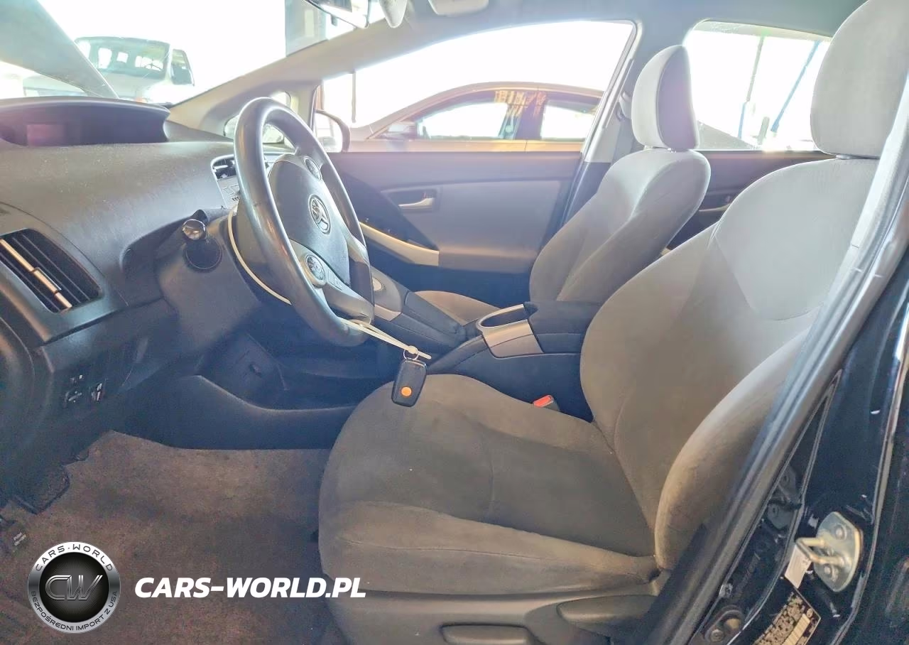 2015 Toyota Prius Two VIN:JTDKN3DU0F0423422 - 7