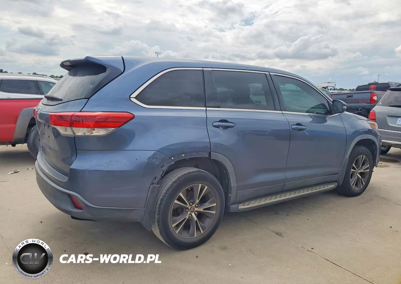 2019 Toyota Highlander Le VIN:5TDZZRFH1KS329496 - 3