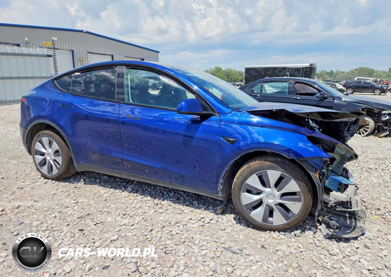 2023 Tesla Model Y VIN:7SAYGDEE0PA192655 - 4
