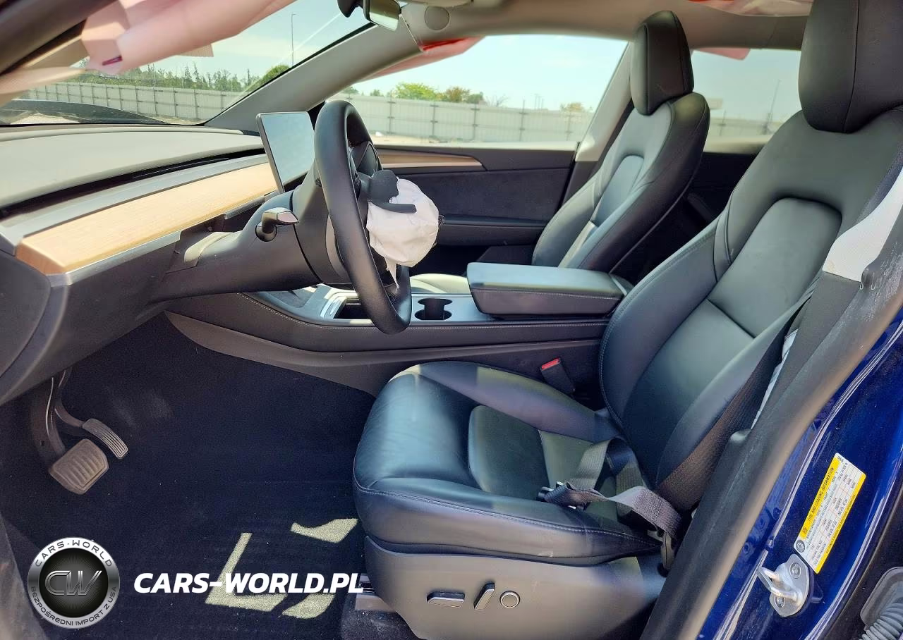 2023 Tesla Model Y VIN:7SAYGDEE0PA192655 - 7