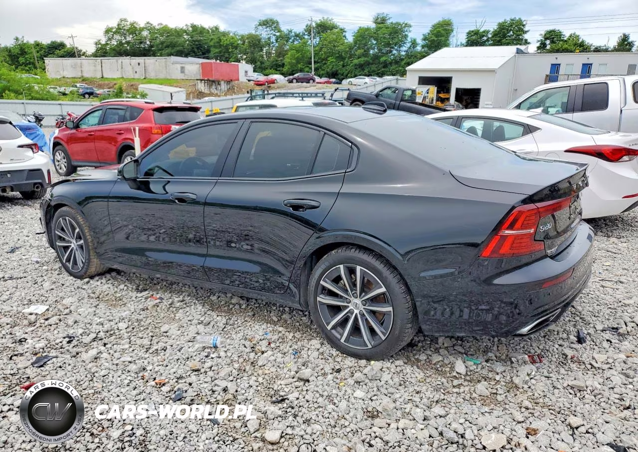 2022 Volvo S60 B5 Momentum VIN:7JRL12TZ7NG177712 - 2