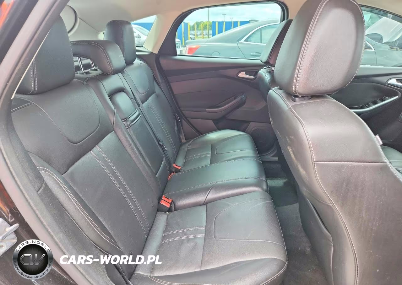 2012 Ford Focus Titanium VIN:1FAHP3N21CL464790 - 10