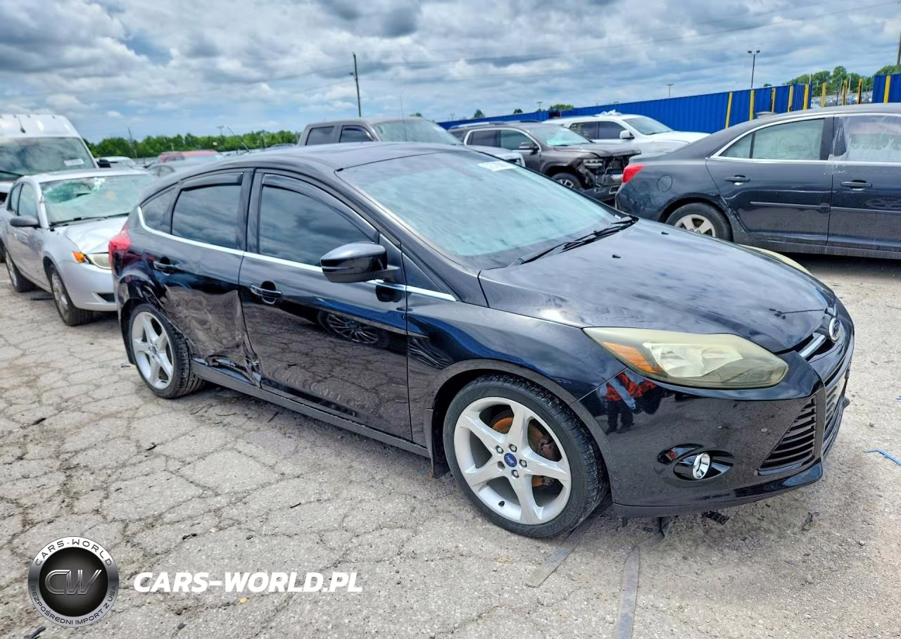 2012 Ford Focus Titanium VIN:1FAHP3N21CL464790 - 4