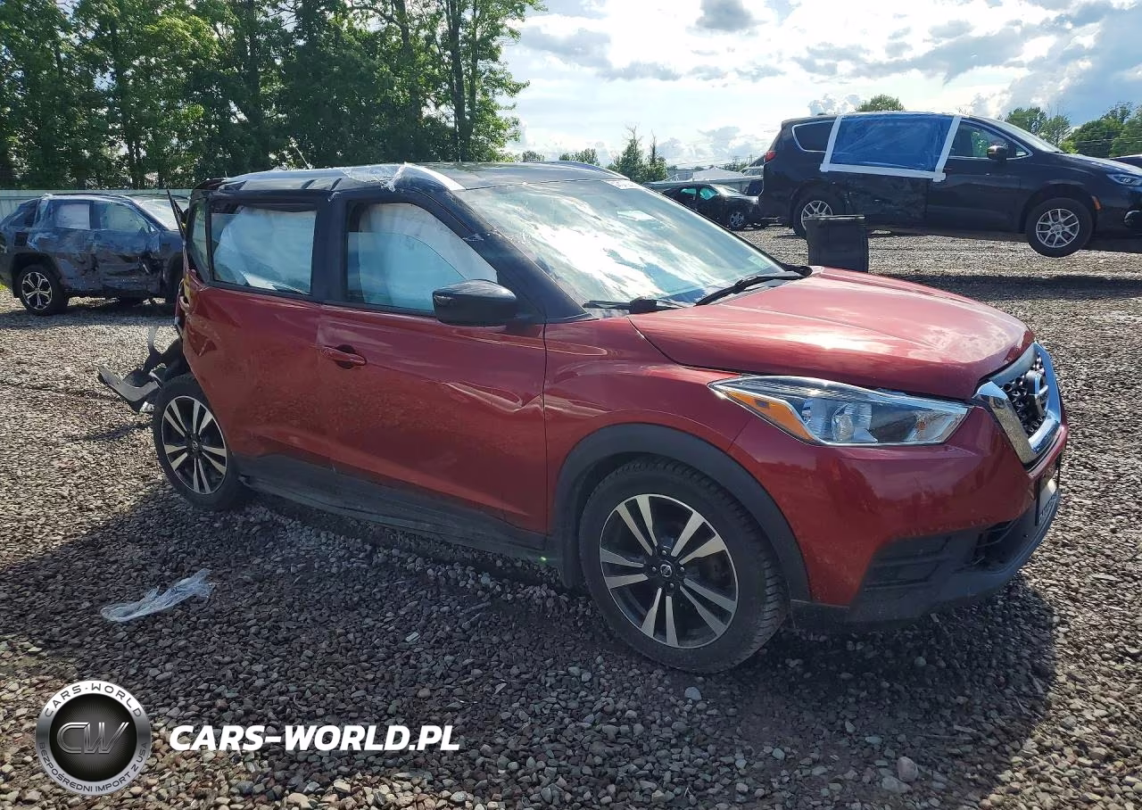 2018 Nissan Kicks Sv VIN:3N1CP5CU4JL526126 - 4