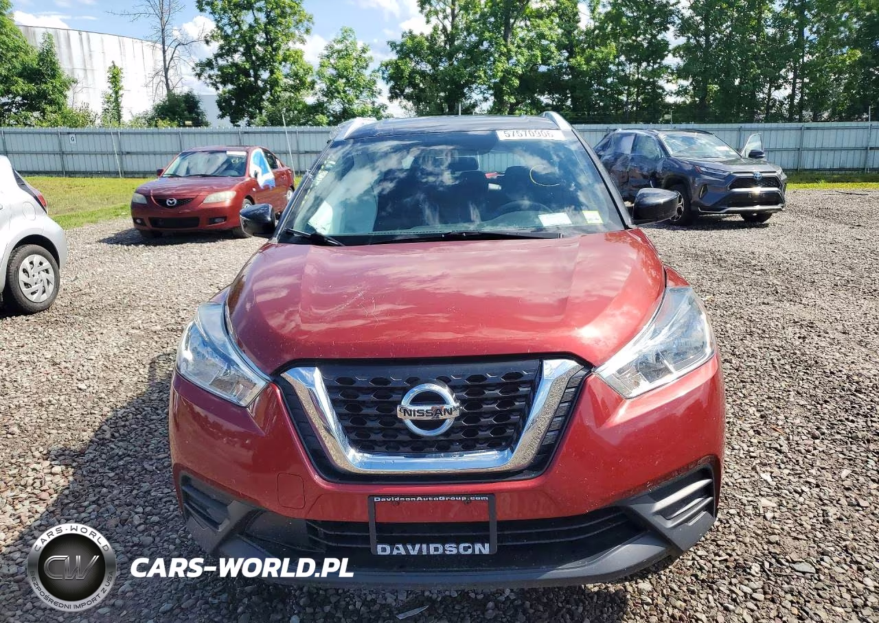2018 Nissan Kicks Sv VIN:3N1CP5CU4JL526126 - 5