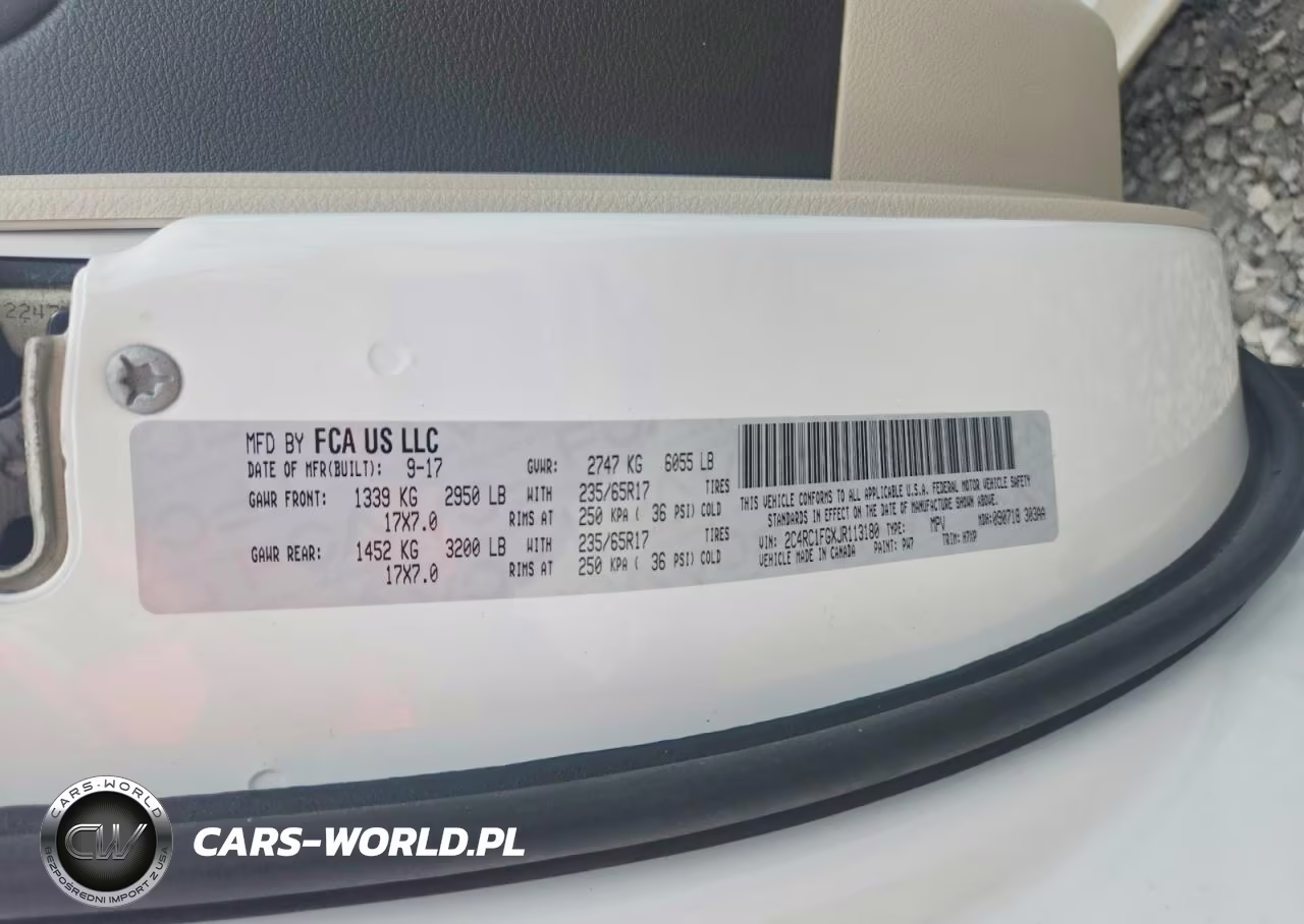 2018 Chrysler Pacifica Touring Plus VIN:2C4RC1FGXJR113180 - 13