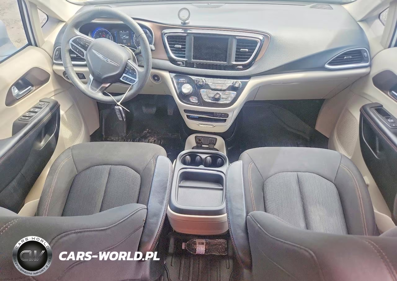 2018 Chrysler Pacifica Touring Plus VIN:2C4RC1FGXJR113180 - 8