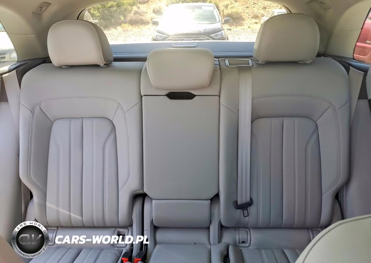 2018 Audi Q5 Premium Plus VIN:WA1BNAFYXJ2233932 - 10
