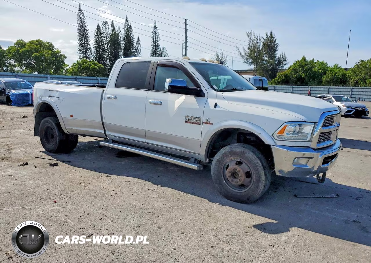 2015 Ram 3500 Laramie VIN:3C63RRJL5FG542271 - 4