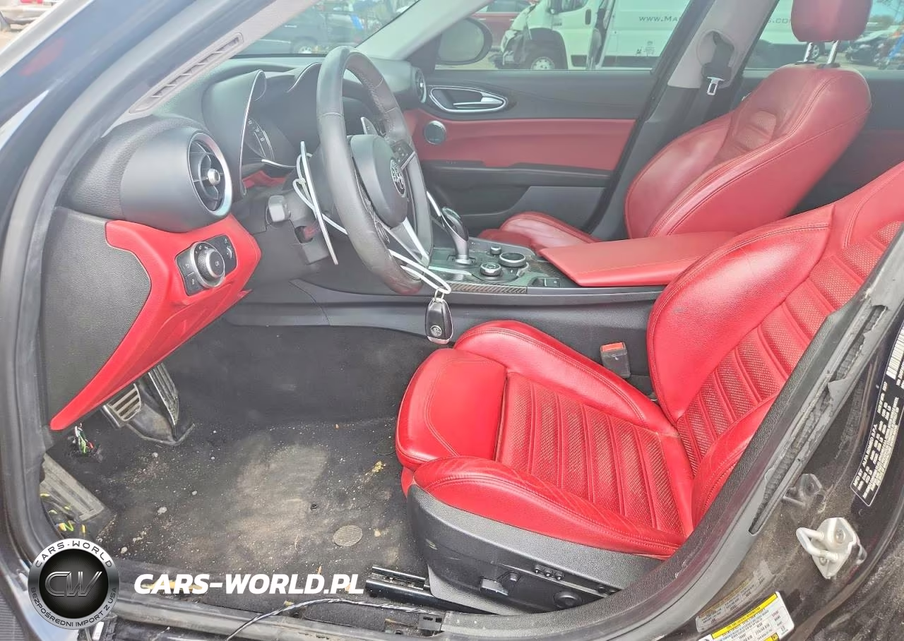 2017 Alfa Romeo Giulia Ti Q4 VIN:ZARFAEEN4H7544406 - 7