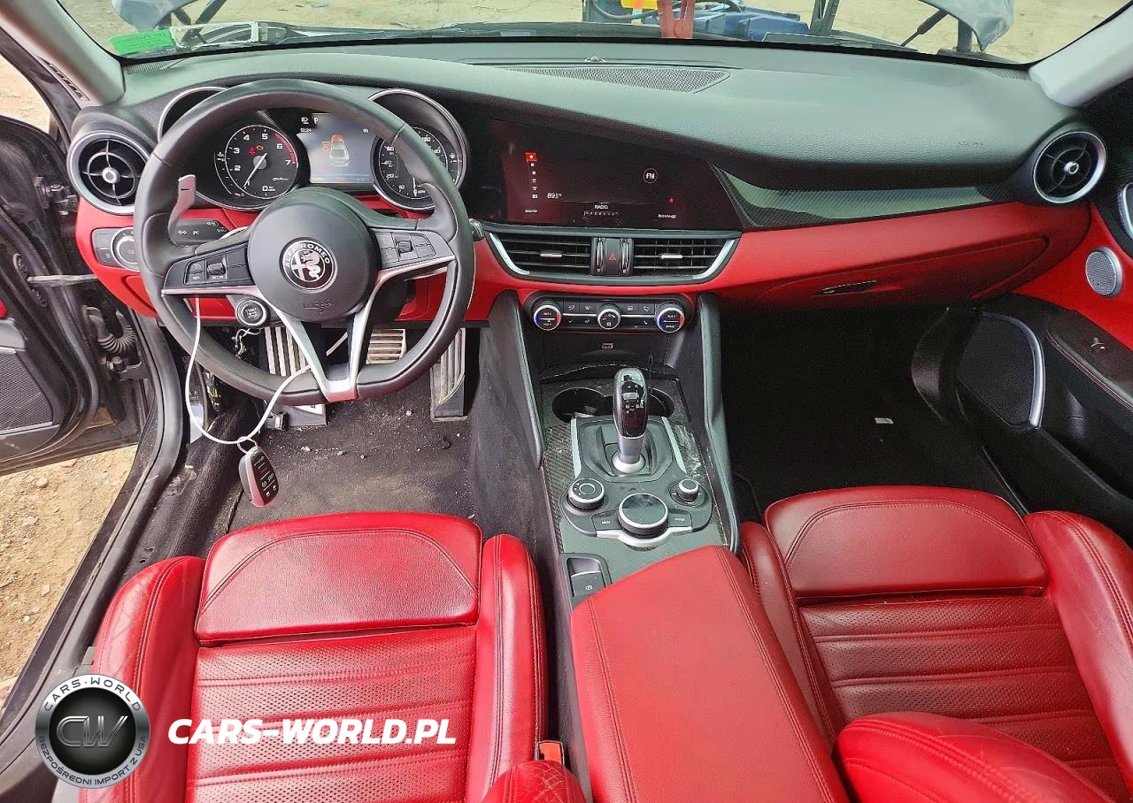 2017 Alfa Romeo Giulia Ti Q4 VIN:ZARFAEEN4H7544406 - 8