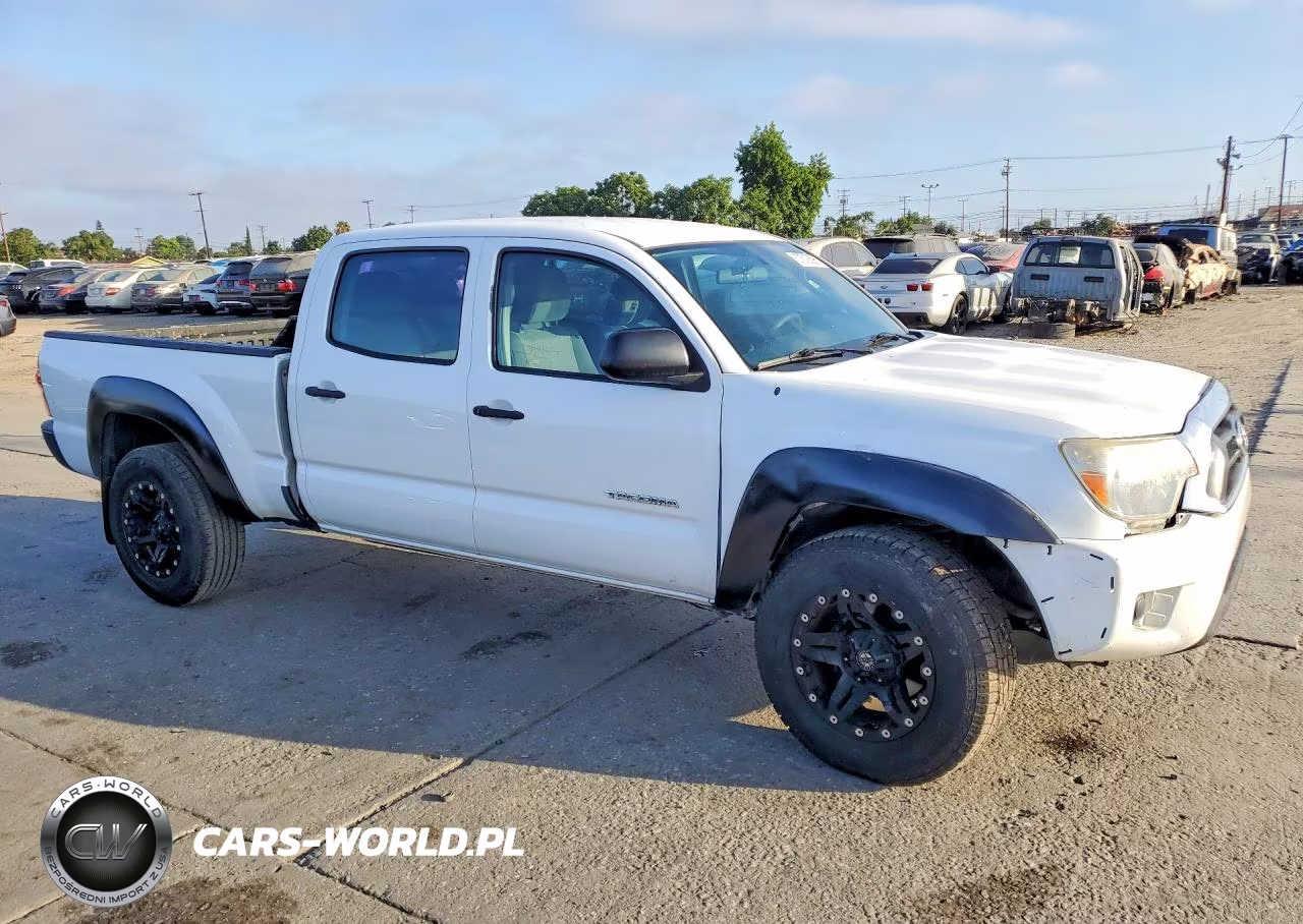 2015 Toyota Tacoma Prerunner V6 VIN:3TMKU4HN7FM045060 - 4