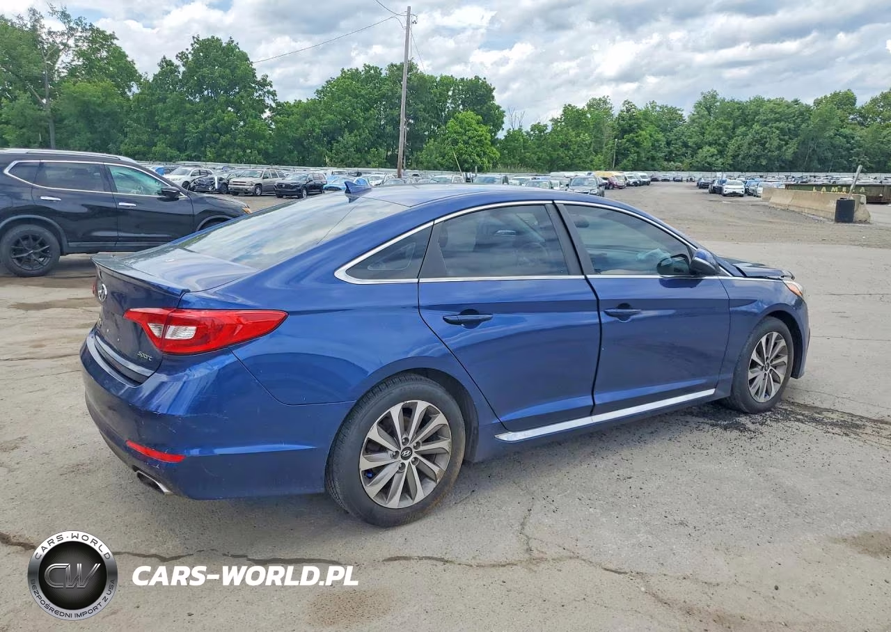 2015 Hyundai Sonata Sport VIN:5NPE34AF1FH024326 - 3