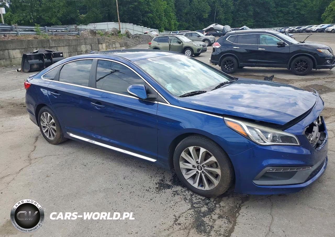 2015 Hyundai Sonata Sport VIN:5NPE34AF1FH024326 - 4