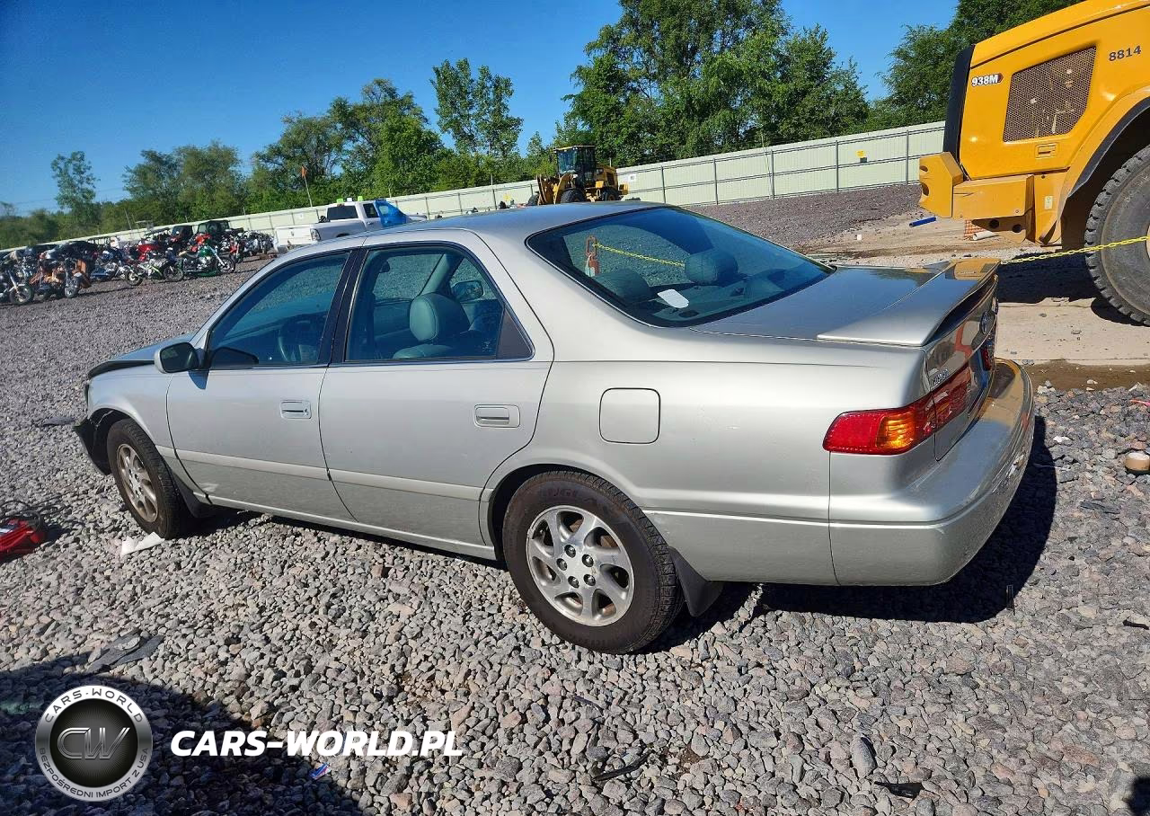2000 Toyota Camry Le VIN:4T1BG22K7YU695933 - 2