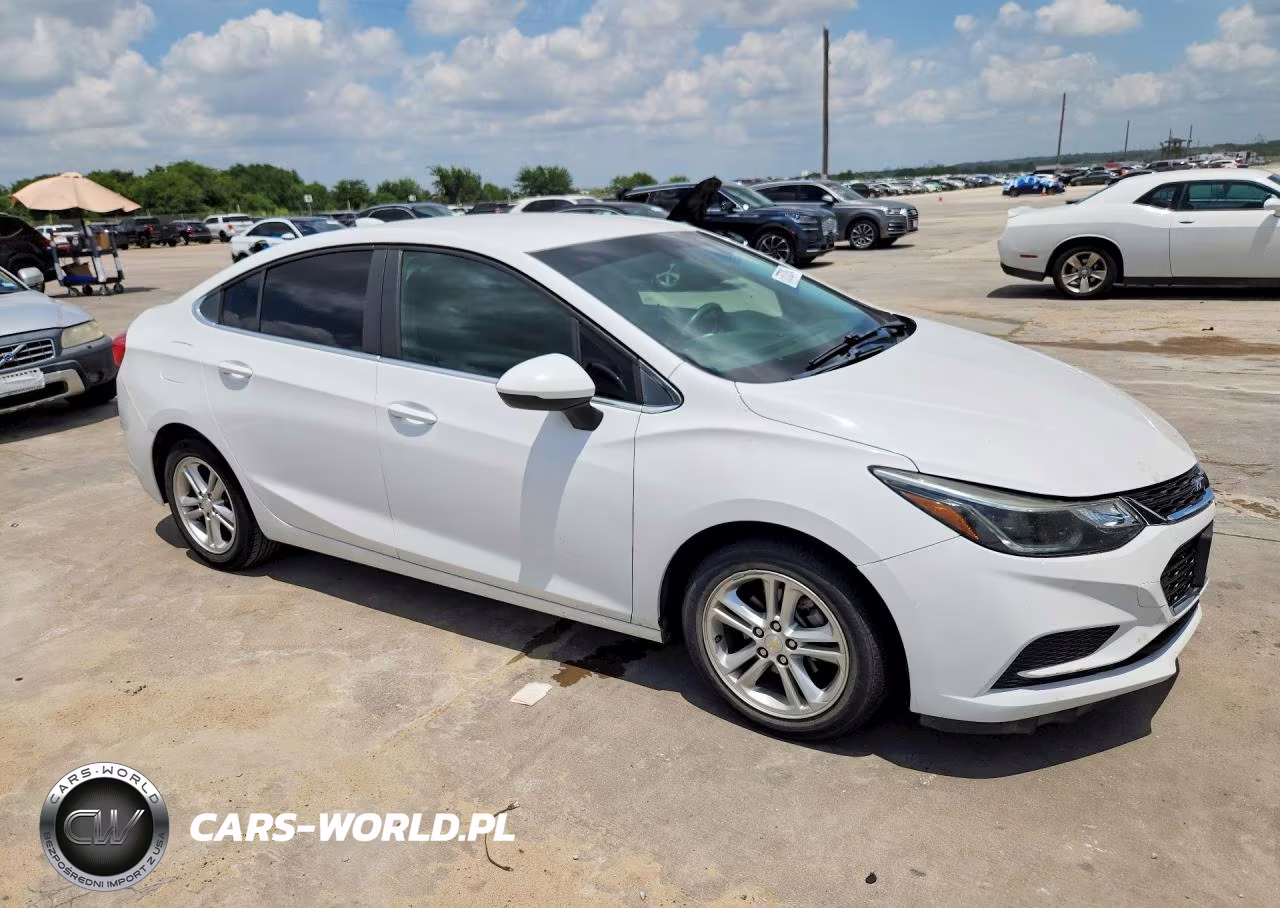 2018 Chevrolet Cruze Lt VIN:1G1BE5SM6J7163454 - 4