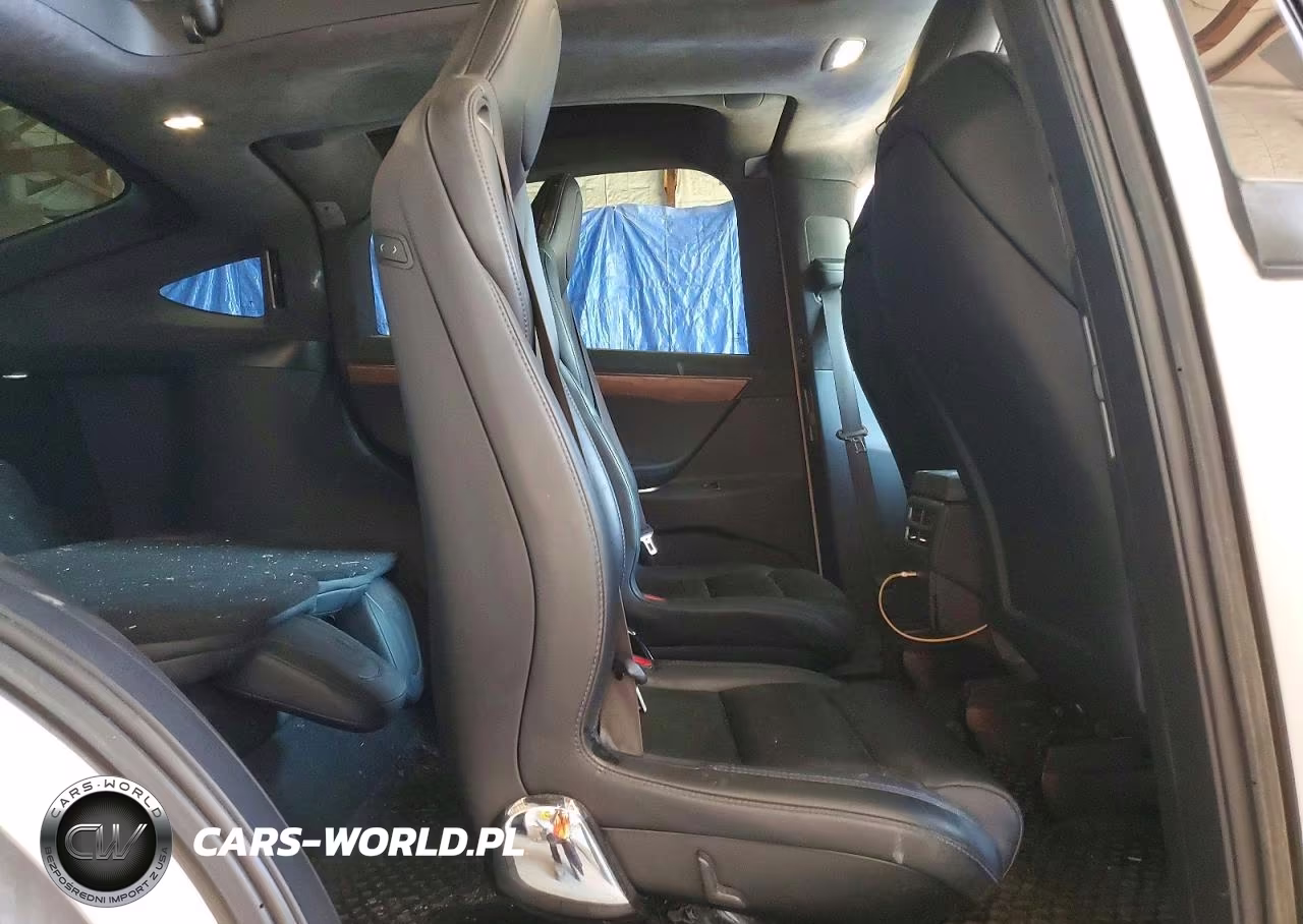 2020 Tesla Model X VIN:5YJXCBE26LF271923 - 11