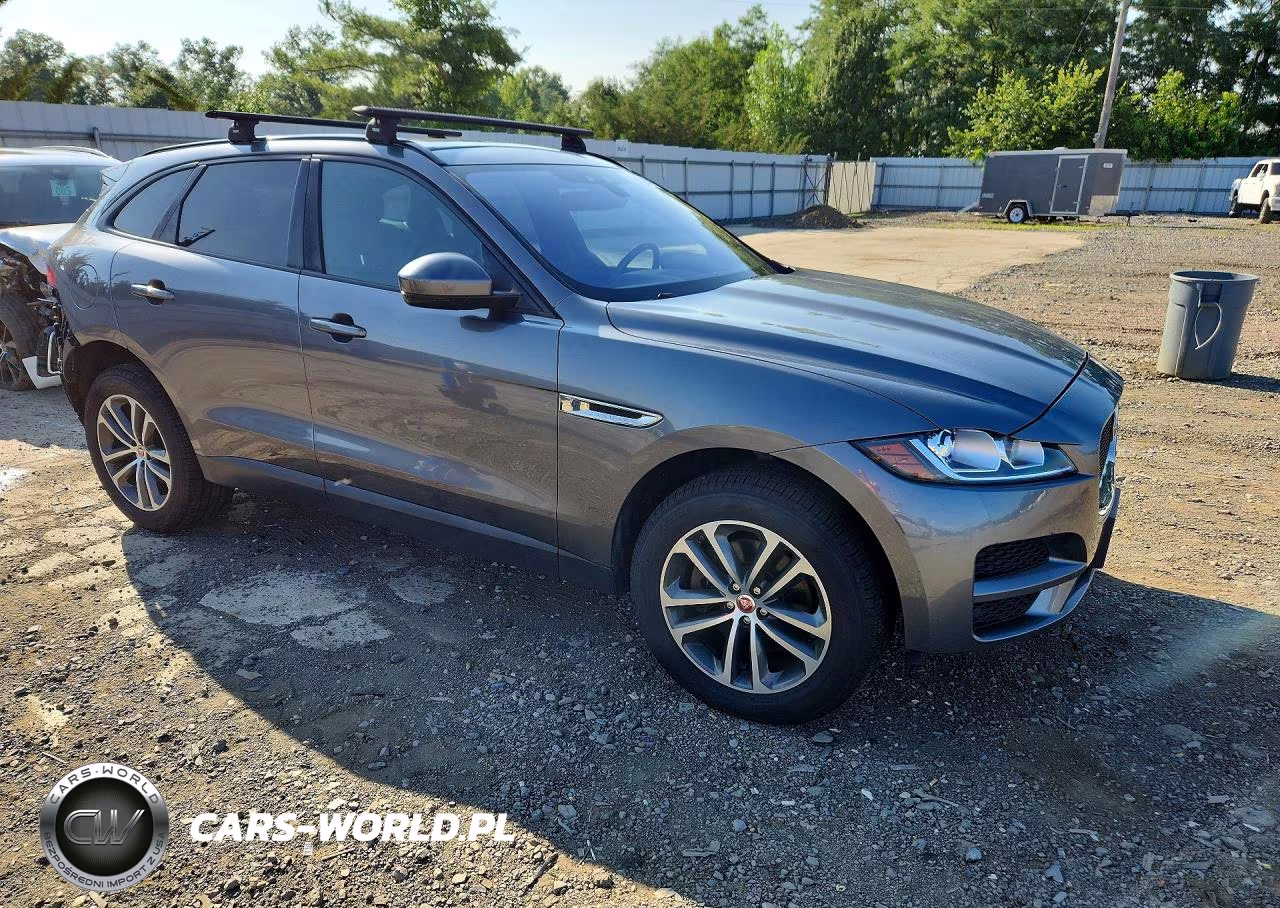 2017 Jaguar F-Pace Premium VIN:SADCJ2BV4HA084655 - 4