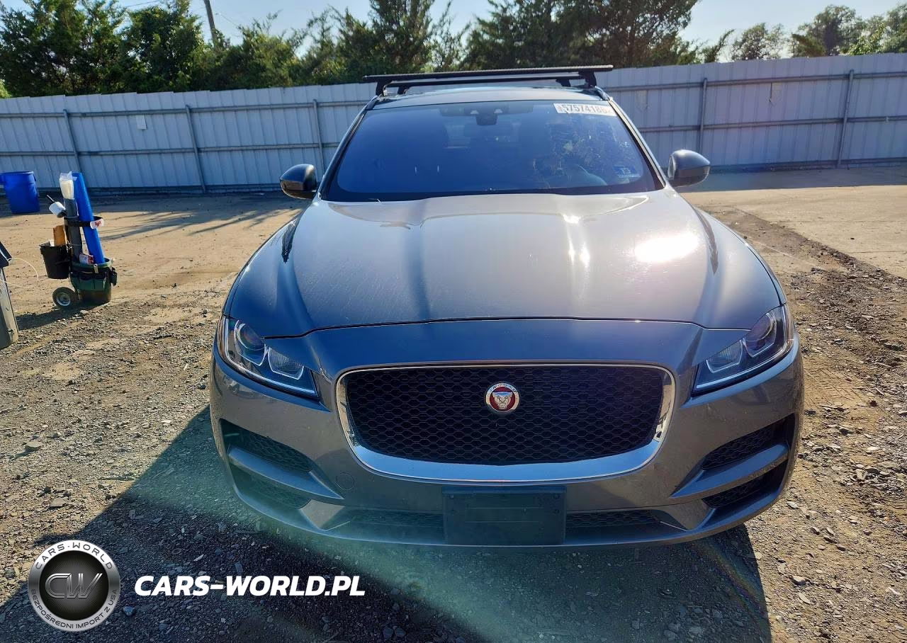 2017 Jaguar F-Pace Premium VIN:SADCJ2BV4HA084655 - 5