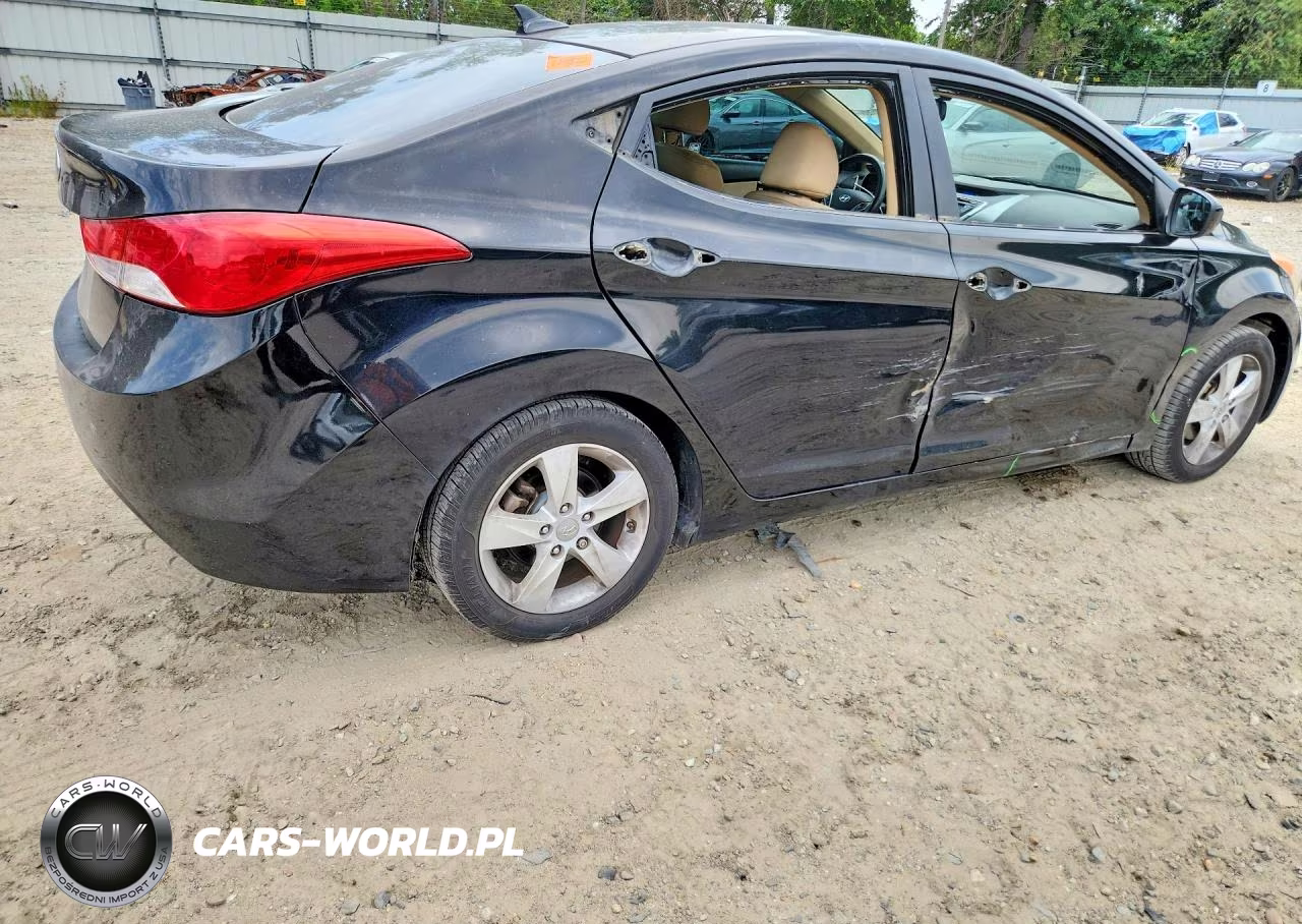 2012 Hyundai Elantra Gls VIN:KMHDH4AE0CU305339 - 3