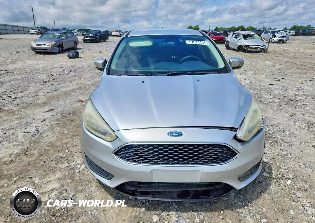 2016 Ford Focus Se VIN:1FADP3K24GL356429 - 5