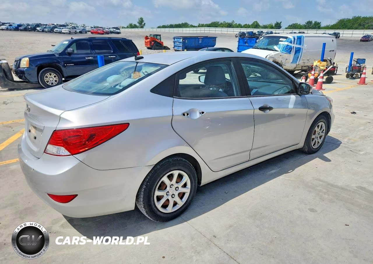 2012 Hyundai Accent Gls VIN:KMHCT4AE5CU082631 - 3