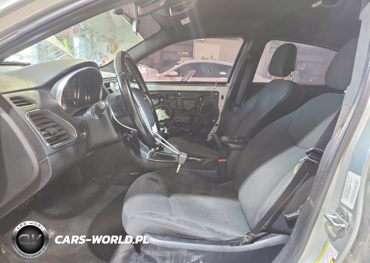 2012 Chrysler 200 Touring VIN:1C3CCBBB3CN125441 - 7
