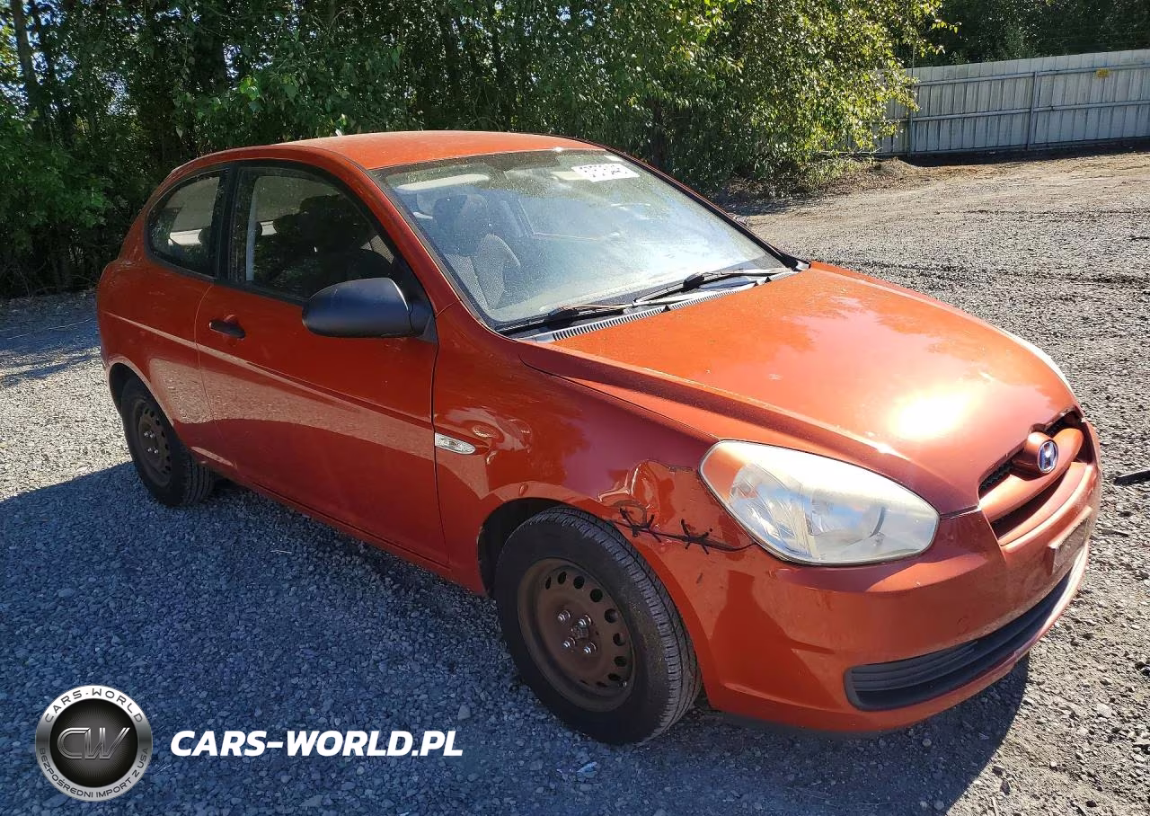 2008 Hyundai Accent VIN:KMHCM36C38U086604 - 4